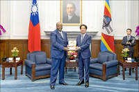 戰爭早已開始！賴總統出訪受阻　他揭媒體造謠+網軍煽動對立