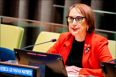 中英對照讀新聞》Contenders to head crisis-hit UN face live grillings角逐領導陷入危機的聯合國 候選人面臨現場嚴厲質詢