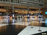 倒地還繼續踢！北車大廳驚傳隨機攻擊  3歲菲律賓籍女童無端遭踹傷