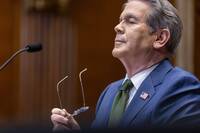 伊朗原油快爆倉了！美財長貝森特：油井快崩潰將被迫關閉