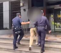 水球襲擊台聯黨主席周倪安 17歲少年被逮稱「不認同訴求」