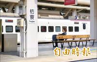 通勤族頭大！台鐵屏東線電力中斷 潮州=南州癱瘓、緊急啟動接駁