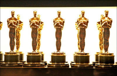 中英對照讀新聞》AI actors and writers will be ineligible for OscarsAI演員和編劇不符奧斯卡獎資格