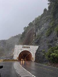 花蓮豪雨！蘇花崇德隧道上邊坡泥石流 和仁-崇德預警性封閉