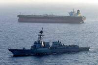 美軍重新排兵布陣  雙航艦坐鎮、「以攻代防」反制伊朗無人機