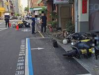 又是高齡駕駛！台中80歲女連撞32輛汽機車  波及84歲行人送醫