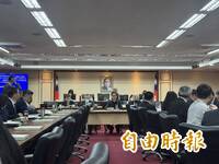 高鐵近年最嚴重延誤 立委、陳世凱卡在車上交委會延後開議