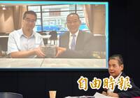 蕭旭岑稱在基金會不管錢   金溥聰秀「蕭手捧現金」照