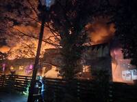 淡水山區鐵皮工廠大火 連燒4戶缺水灌救 消防籲2區防空污