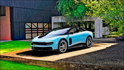 中英對照讀新聞》Ferrari Falls After Disappointing Reviews of Its First EV 首款電動車遭負評 法拉利股價重挫