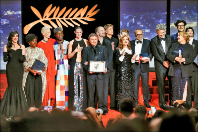中英對照讀新聞》’Fjord’ by Romania’s Cristian Mungiu wins Cannes’ top prize羅馬尼亞導演克里斯汀．穆基以「峽灣」贏得坎城最高榮譽