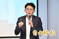 轟黃國昌噁心夠了沒？他PO林昶佐等洪慈庸看診照：你有來探視嗎