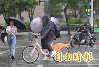 南部5縣市大雨特報！鋒面及西南氣流影響 本週慎防致災雨勢