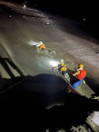 夥伴漏夜探路傳來「救命聲」！ 遭洪水沖走花蓮工地主任歷經16小時獲救