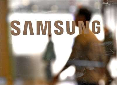 中英對照讀新聞》Samsung Shareholders Signal Legal Action over Bonuses 三星股東暗示要對獎金採取法律行動