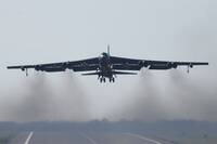 美軍B-52轟炸機墜毀 8機組員全罹難