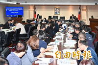 頂不住輿論轟炸？ 延宕預算近300天 藍白召委終於「動起來」