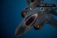 伊朗宣布再次關閉荷姆茲 美軍否認：已55船、1700多萬桶石油通過