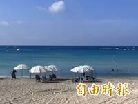 墾丁南灣陽傘「預插」挨轟 墾管處：合法規範為防燙腳