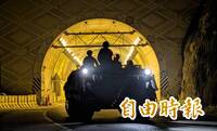 獨家》戰甲車首度奔馳蘇花改 花防部深夜演練「跨區增援」