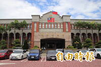 新竹縣政府宣布中午12點後停班停課