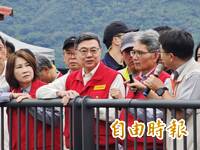 卓榮泰屏東勘災 當場允諾「營業場所」若淹水也補助