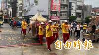 屏東天清宮遶境天氣轉晴 網：「尬電」來大淹水帶衰