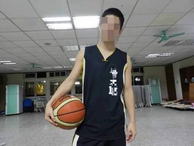 台中警官啪啪10萬網紅女警女友偷拍 「13分鐘精華」外流爽賣