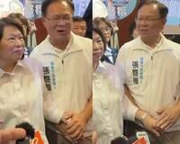 吃豆腐？藍白合嘉市造勢 張啓楷「捏滑」黃敏惠左手網瘋傳