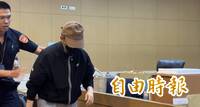 大陣仗複訊！張國政3壯碩保鏢「人肉護主」擋調查官 現場陷混亂