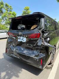 驚險！張麗善就在車上  座車遭追撞、車尾全毀幸未受傷