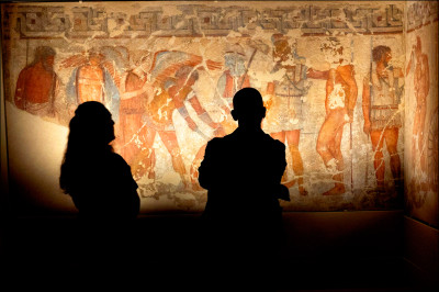 中英對照讀新聞》Italy buys famed Etruscan tomb, displays it in Rome museum義大利購入著名的伊特拉斯坎古墓並在羅馬博物館展出