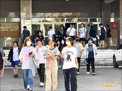 分科測驗落幕 補教預估台大醫4科230級分／二類組採計物理、數甲科系估降2級分 社會組分數略提升