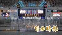 大天才！護照2023年過期 他在桃機拿筆手動改2028下場慘了