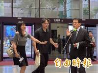 還原推人風波！記者從1樓追到3樓 潘孟安說明完……她又衝破採訪區「關心健康」