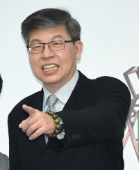 翁曉玲濫砍文化預算  時報出版趙政岷：出版業者大多期期以為不可