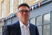 為何不是全民票選？柏南1個月前才選上國會議員今接英國首相