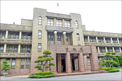 蔣再提倒閣 政院：立法院現在審預算最重要