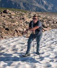 被自己登山杖刺穿身體！男子冷靜靠雙腳徒步走6.5公里下山獲救