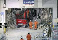 熊本強震》罹難者增至35人！黃金72小時倒數 230警赴爆炸商場搜救
