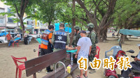 隨軍直擊》全旅動員市區公園教學 突遇民眾中風醫護兵馬上緊急處置