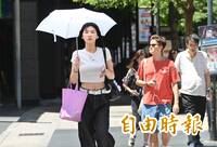 3颱共舞路徑曝！今晚起雨勢恐升級 白海豚「這3天」影響最劇烈