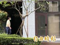 遭爆負心離婚  趙建銘延宕1小時現身診所看診