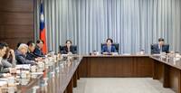普發1萬被酸拿香跟拜！ 黨政人士曝決策內幕：跟國民黨舉債完全不同