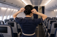 搭機見空姐「放下頭髮」暗藏警訊？ 內行揭密︰恐進入逃生程序