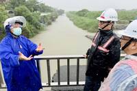 豪雨下不停 高雄、台南明天繼續停班課