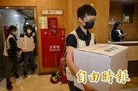 藍委陳雪生涉廠商「養助理」 檢調跨海同步搜索馬祖住所