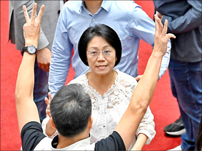 庇護工場事件引負面效應 藍縣市首長「希望翁曉玲能夠安靜」