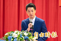 蔣萬安認真背稿畫面流出？ 網傻眼：叫個科長來都比他強！