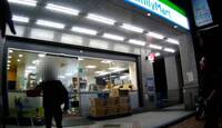 不滿超商店員態度 桃園男持榔頭作勢攻擊涉恐嚇